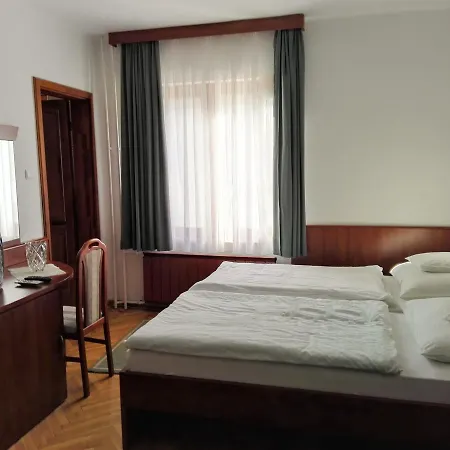 Bed & Breakfast Penzpataki Vadaszhaz 3*